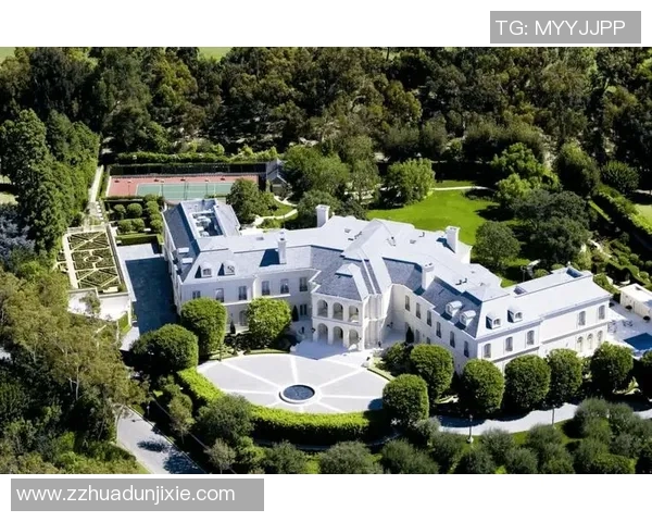 豪华足球球星公寓揭秘：名将豪宅设计与奢华生活空间探秘